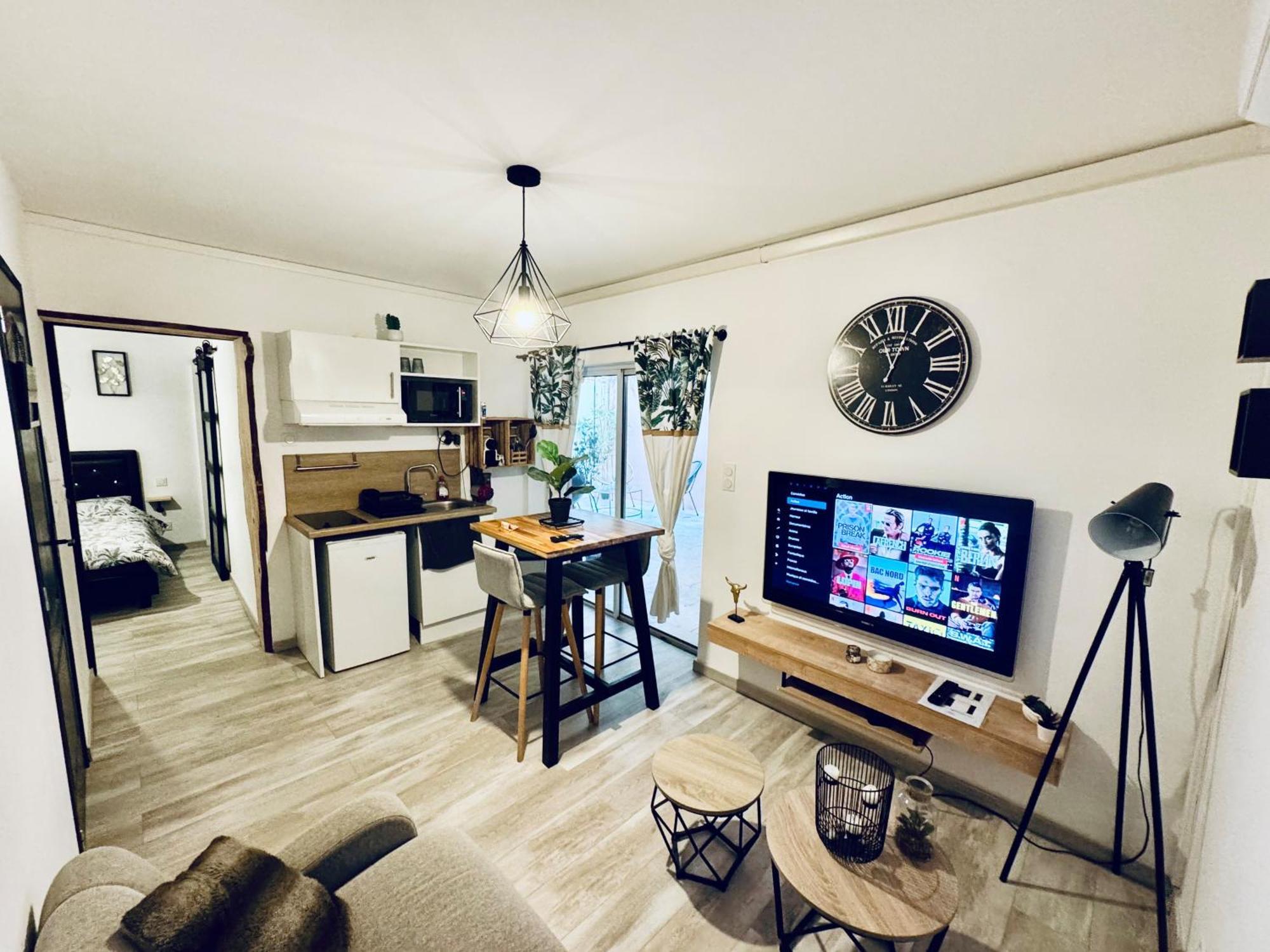 Alena Apartment Bourg-Saint-Andeol Ngoại thất bức ảnh
