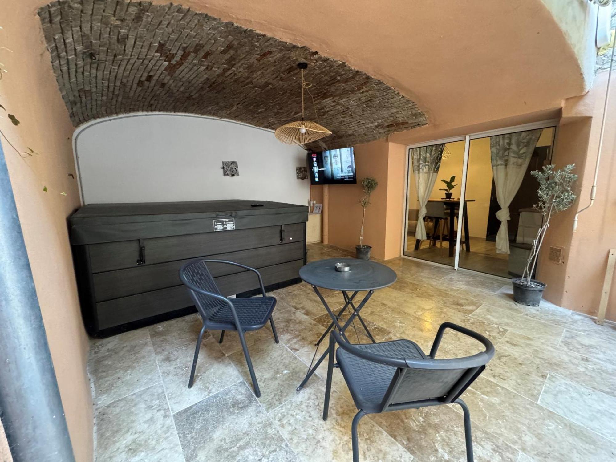 Alena Apartment Bourg-Saint-Andeol Ngoại thất bức ảnh